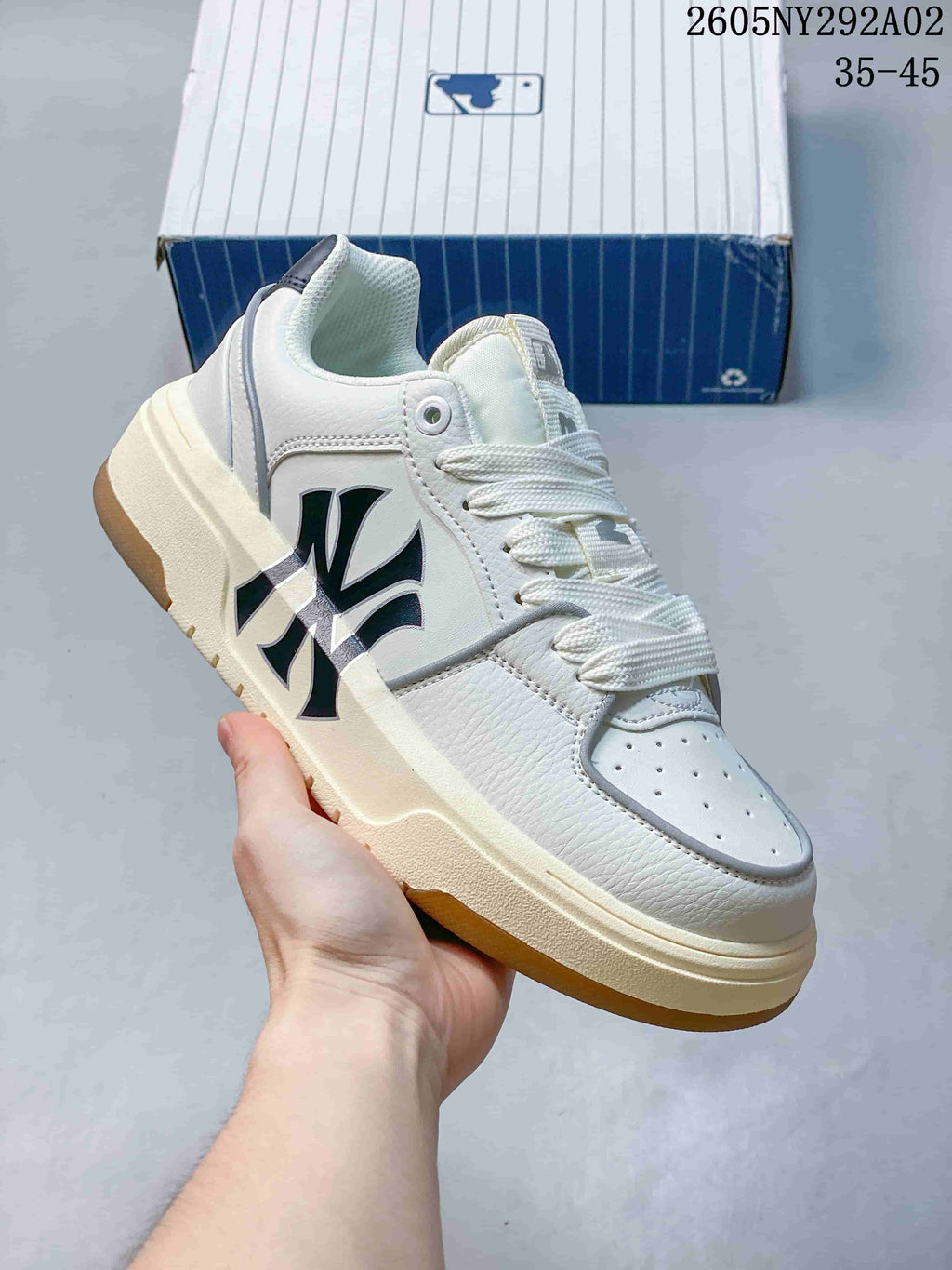 MLB Chunky Liner Low-Top Sneakers in White