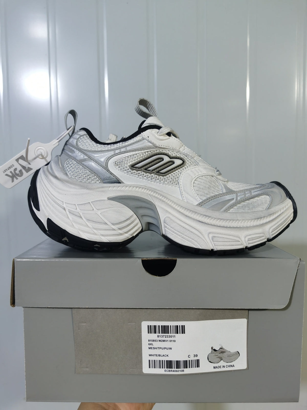 Skechers 0110 White Black Mesh Sneakers