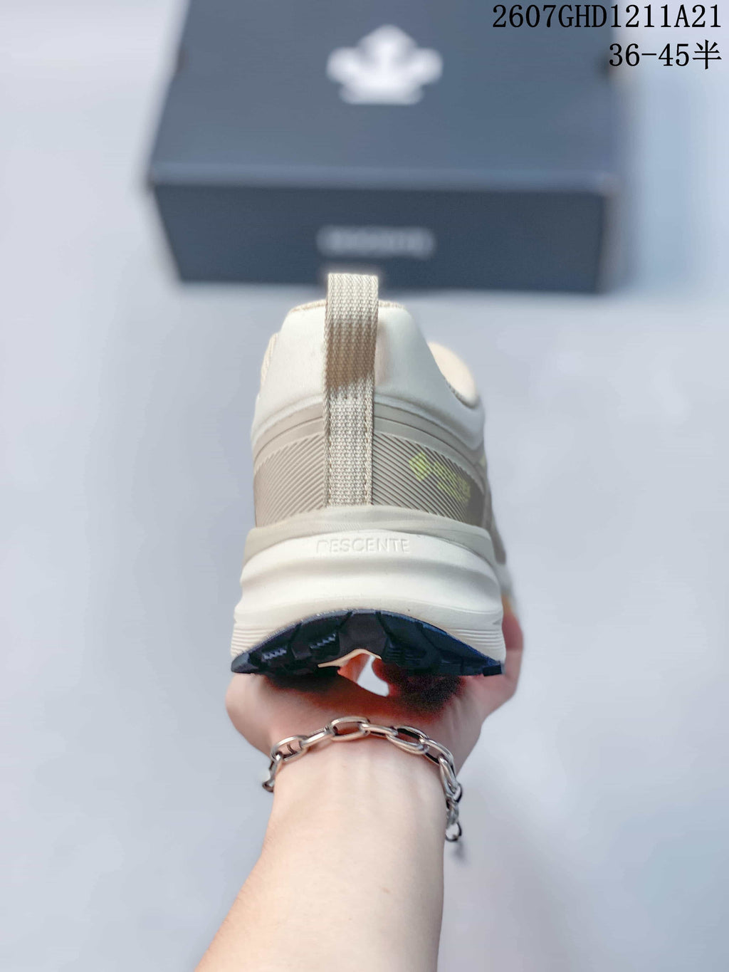 DESCENTE LAVITATE WIRE 3.0 Beige BOA Running Sneakers