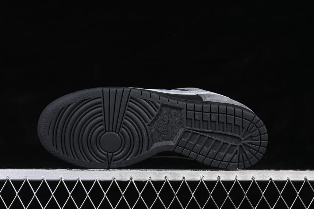 Nike SB Dunk Low Black and Grey Sneakers II7636-001