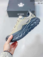 DESCENTE TERRAIND Low-Top Hiking Sneakers Beige Navy SQ323LCR92