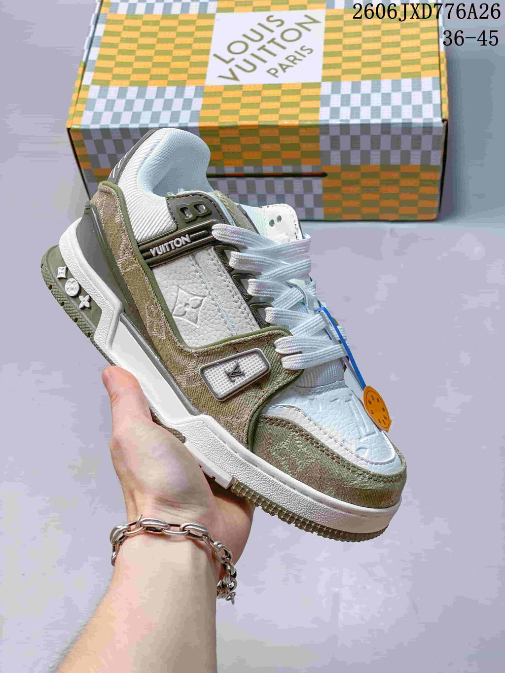 Louis Vuitton Trainer Low-Top Sneakers HL581400624