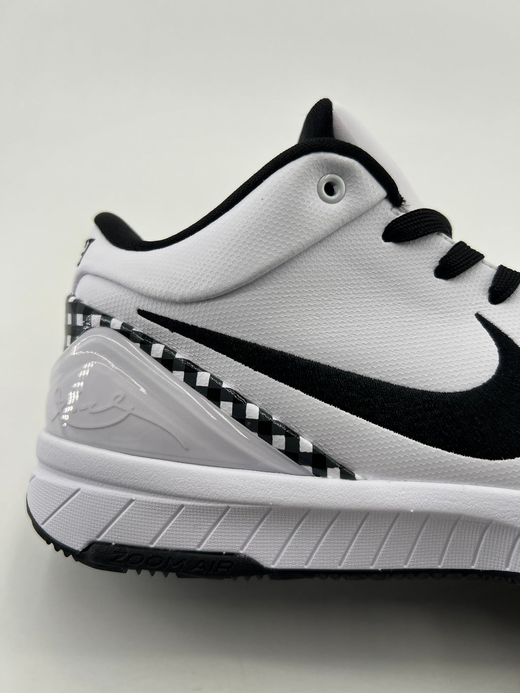 Nike Kobe 4 GIGI White Black Basketball Shoes