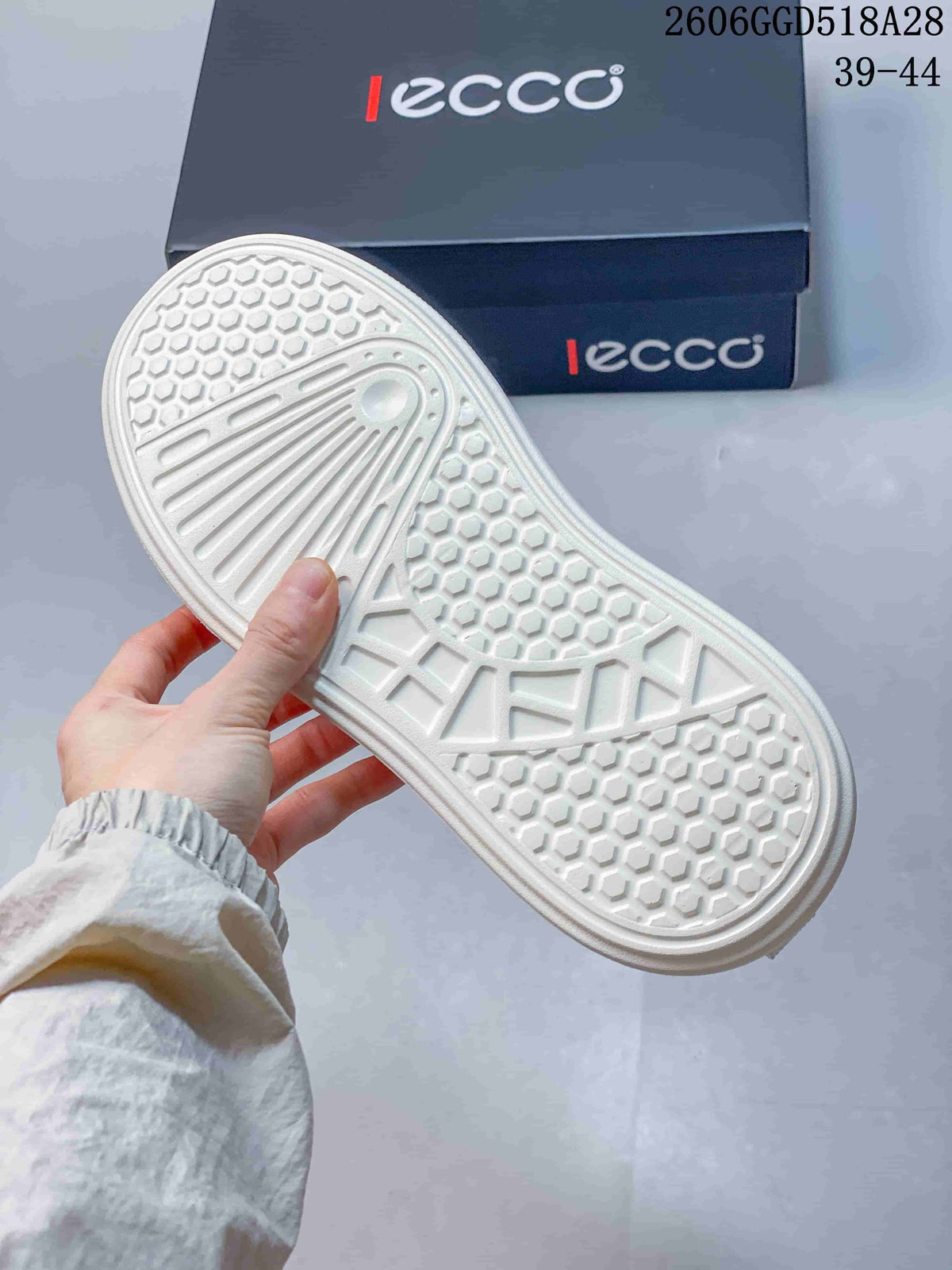 ECCO White Lace-Up Platform Sneakers 2606GGD518A28