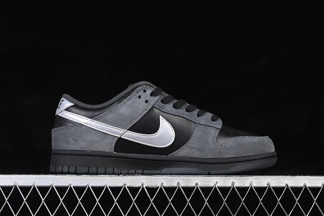 Nike SB Dunk Low Black and Grey Sneakers II7636-001