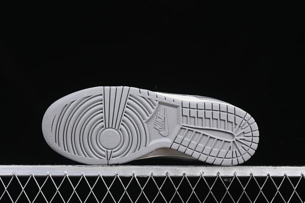 Nike SB Dunk Low Gray Patterned Sneakers DM6868-013