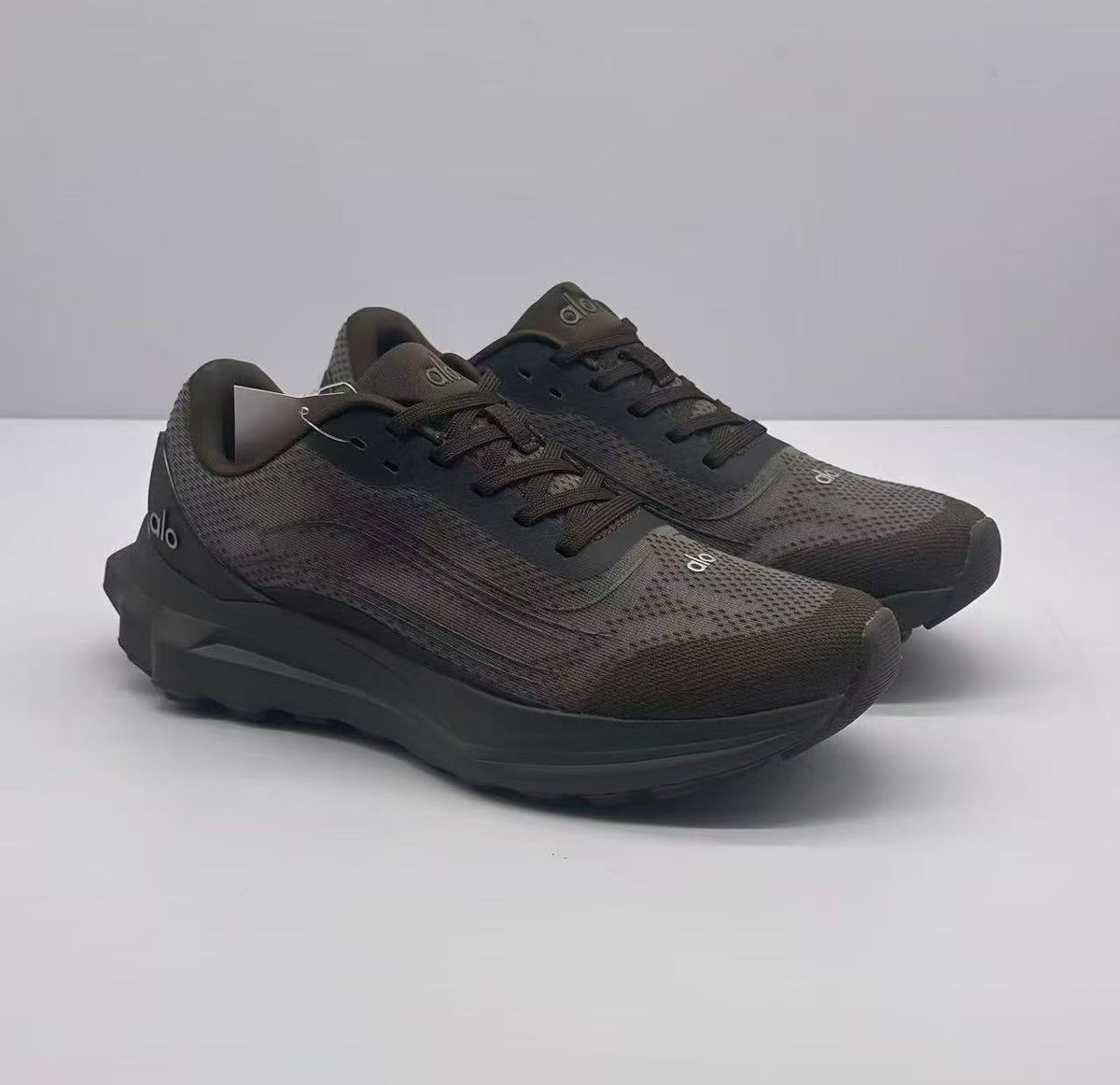 Alo Dark Brown Low-Top Sneakers