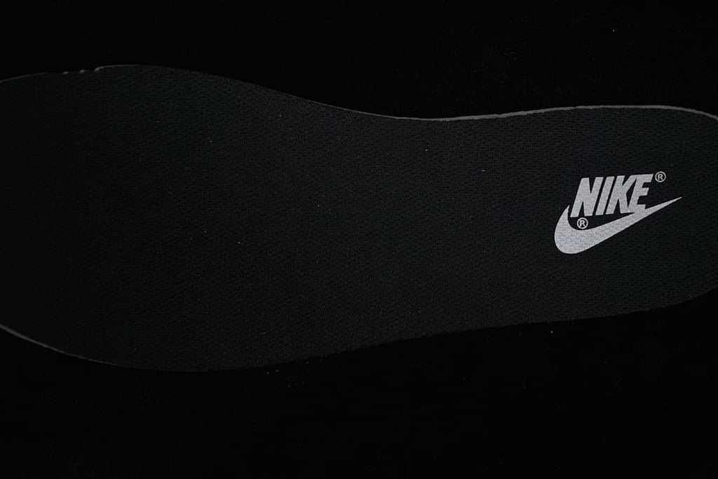 Nike SB Dunk Low Black and Grey Sneakers II7636-001