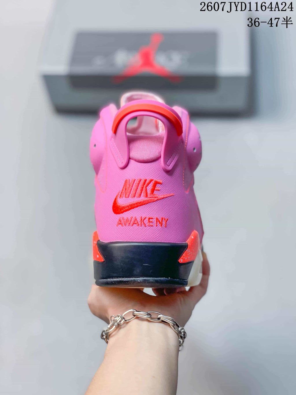 Nike Air Jordan 6 High-Top Sneakers Pink