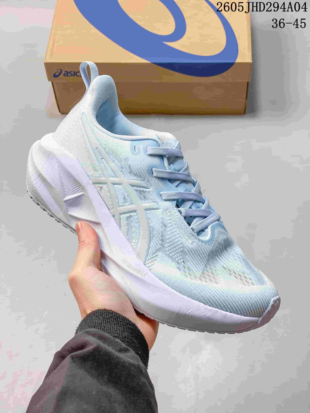 ASICS NOVABLAST 5 LE Running Shoes 1011B974-031