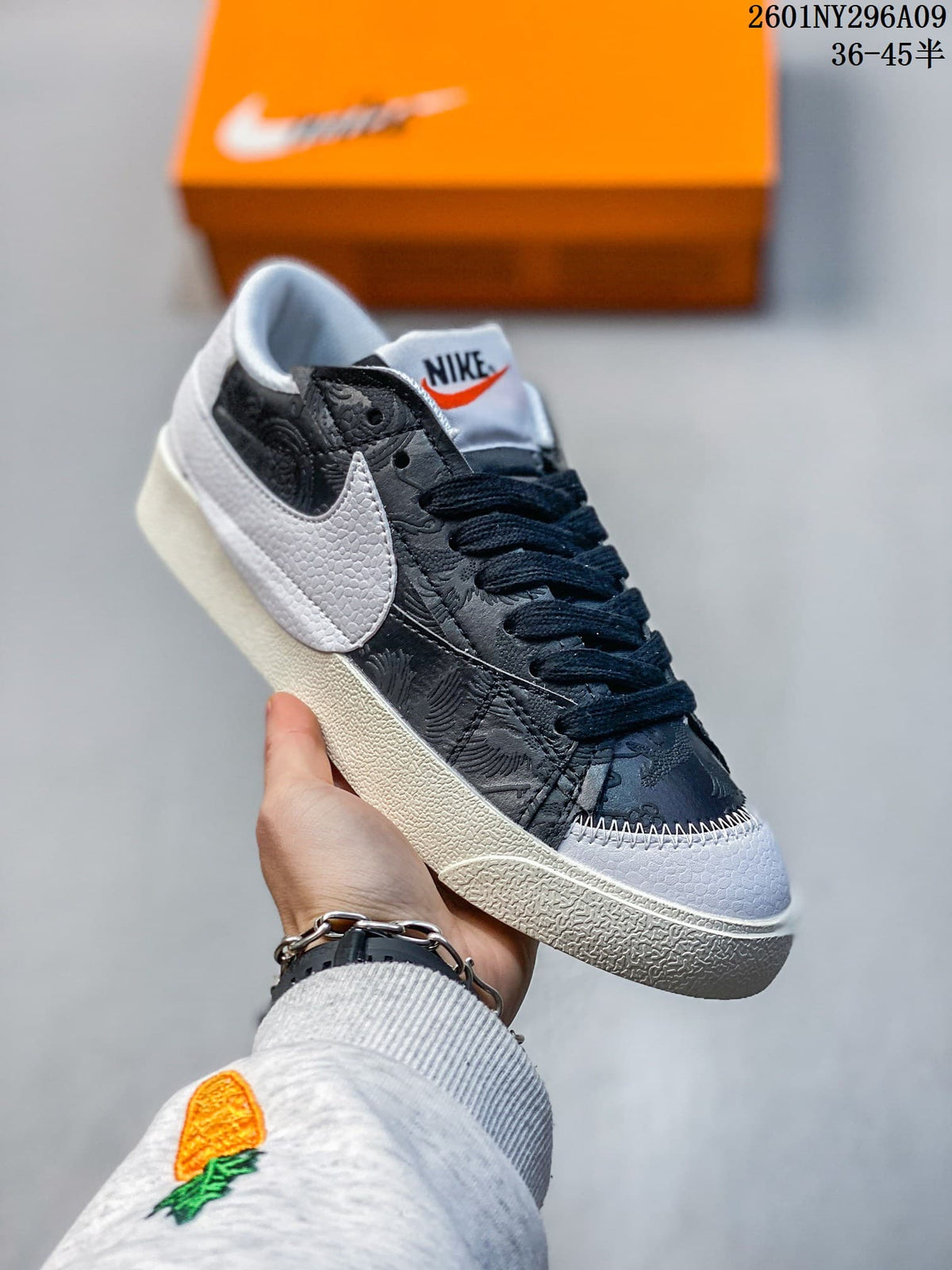 Nike Blazer Low ’77 Jumbo Sneakers