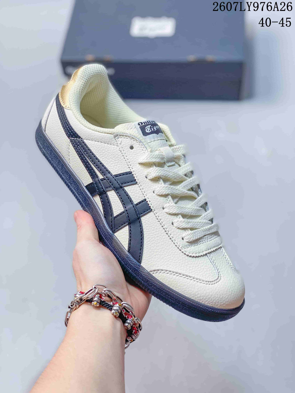Onitsuka Tiger Tokuten Low-Top Sneakers Off-White Navy