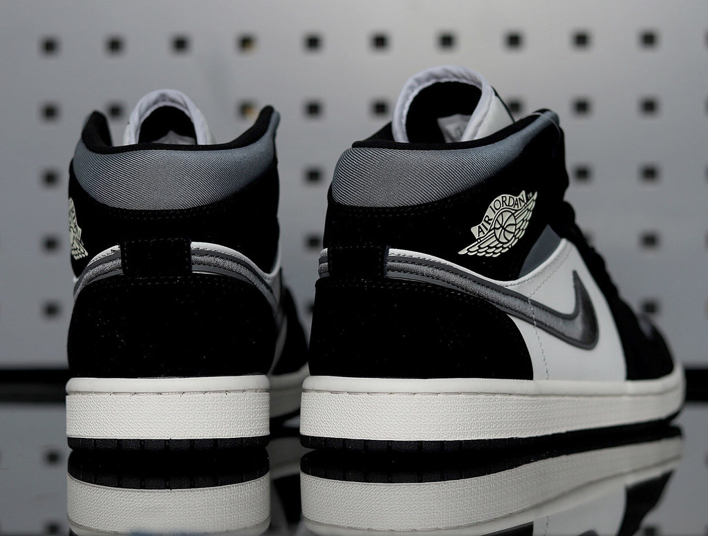Jordan 1 Retro High OG Black White Sneakers 852542-011