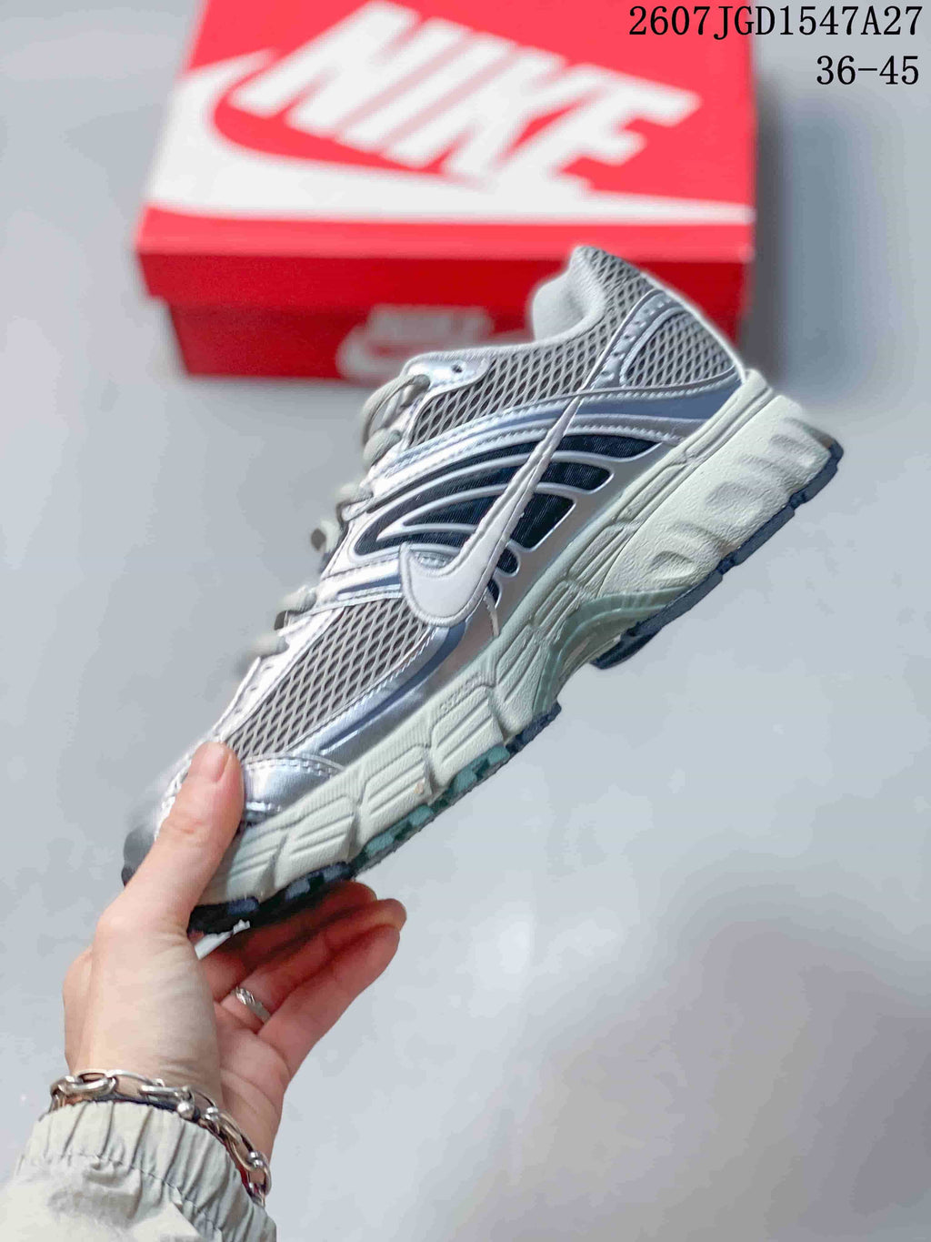 Nike Air Max Moto 2K Sneakers Silver Grey 712270OWE