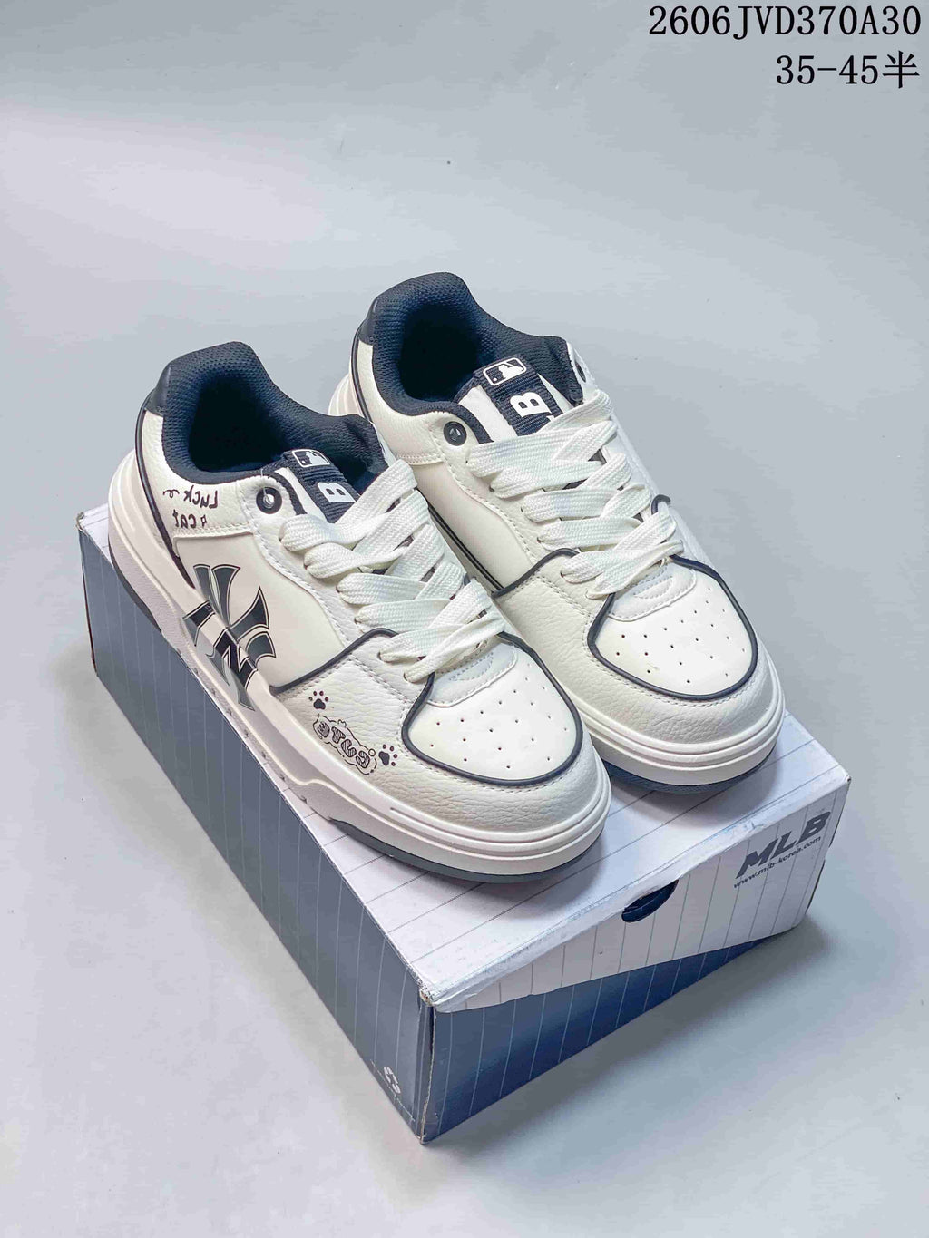 MLB Big Ball Chunky Canvas Low-Top Sneakers, White/Navy