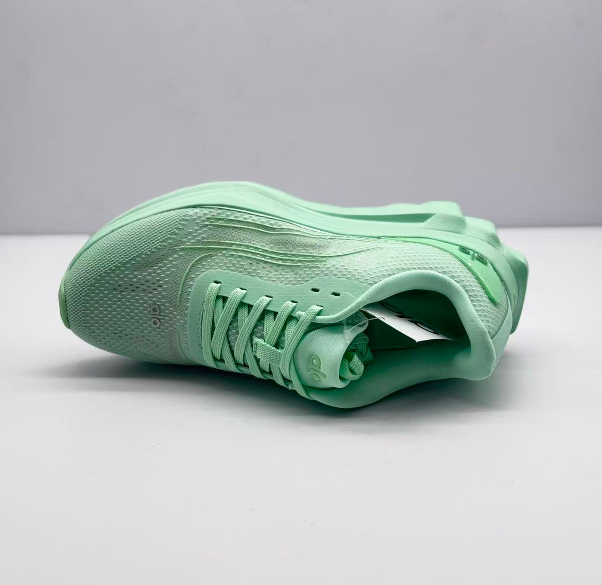 Alo Runner Sneakers Light Green