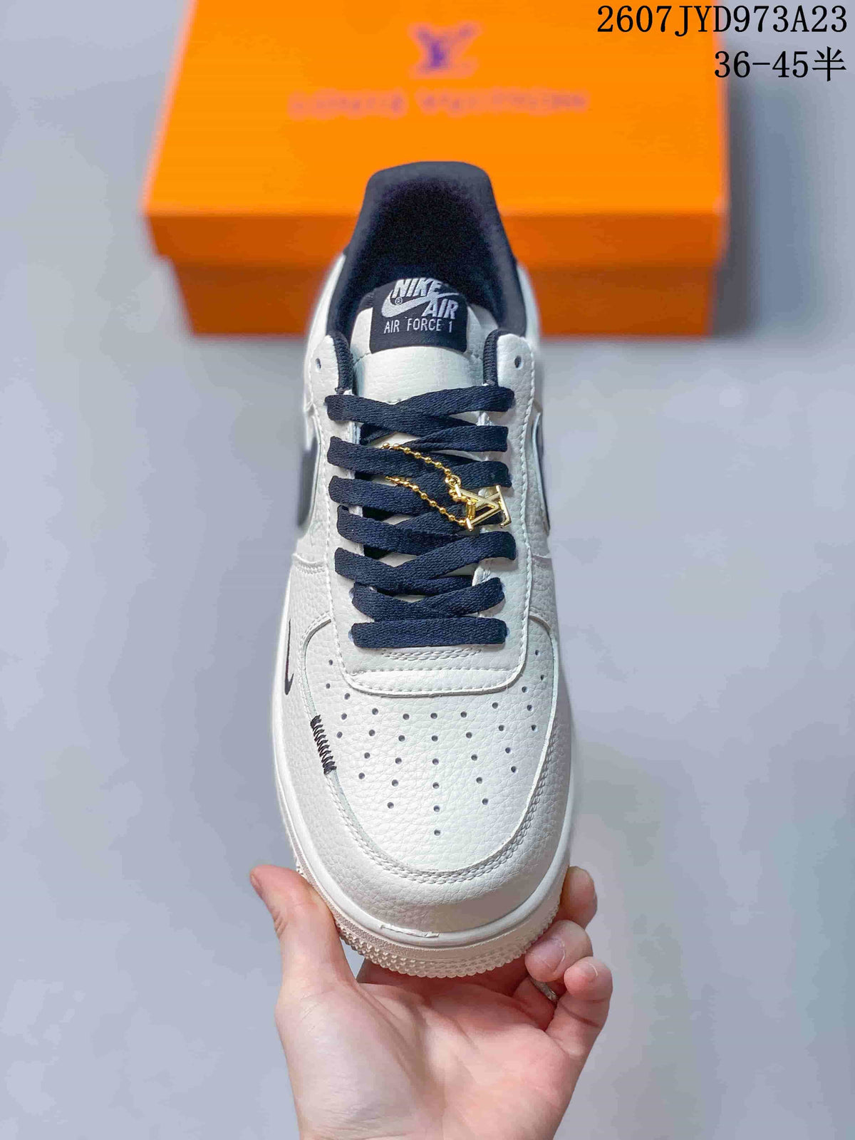 Nike Air Force 1 '07 White Navy Sneakers SU2305-626
