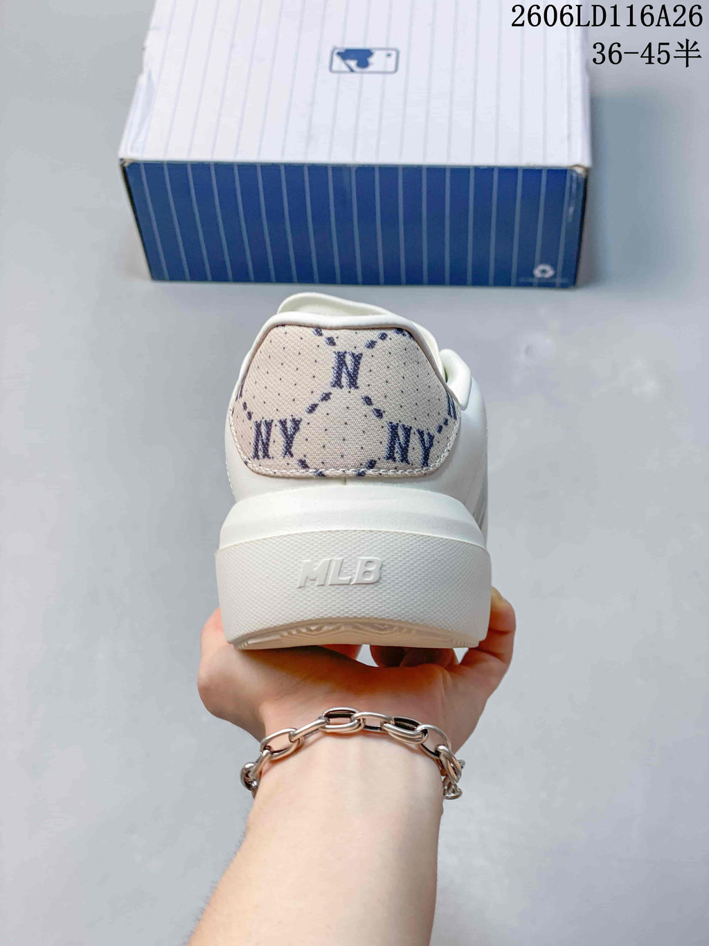 MLB Chunky Classic White Low-Top Sneakers 3ASXAM82N