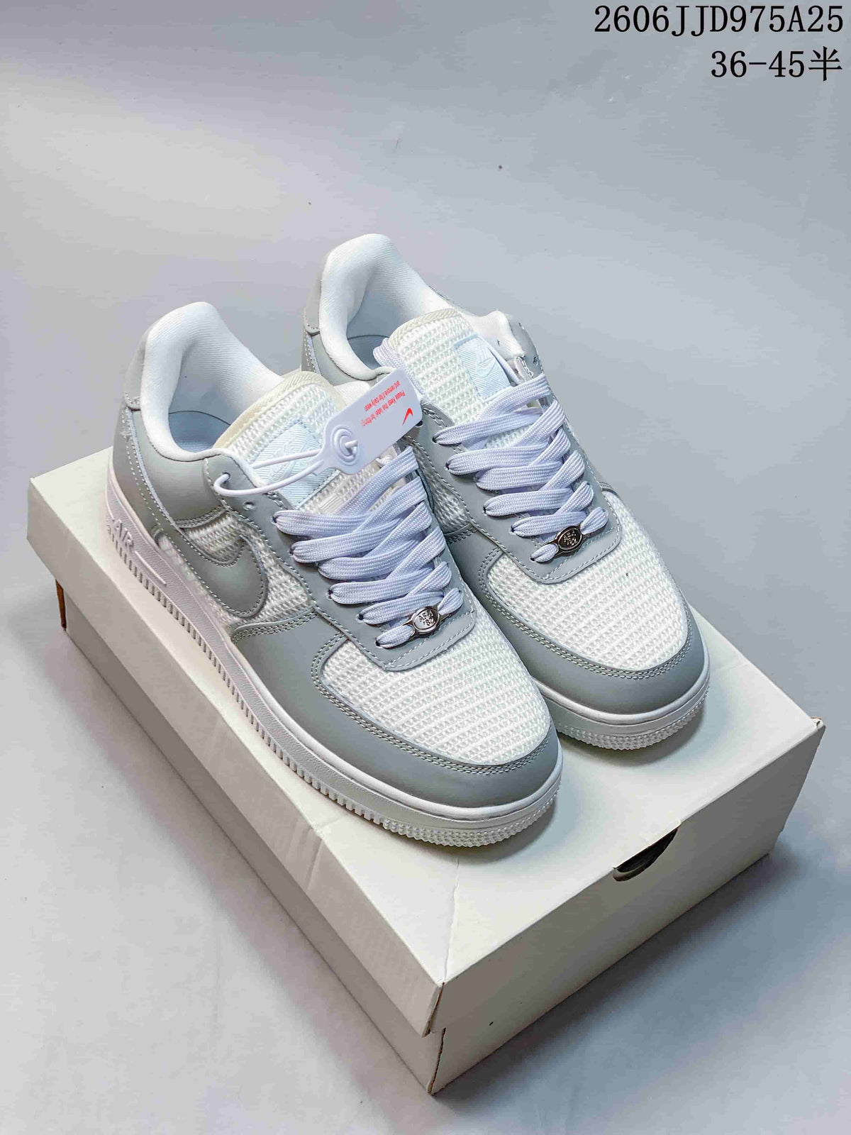 Nike Air Force 1 ’07 Low Sneakers in Mixed Colors