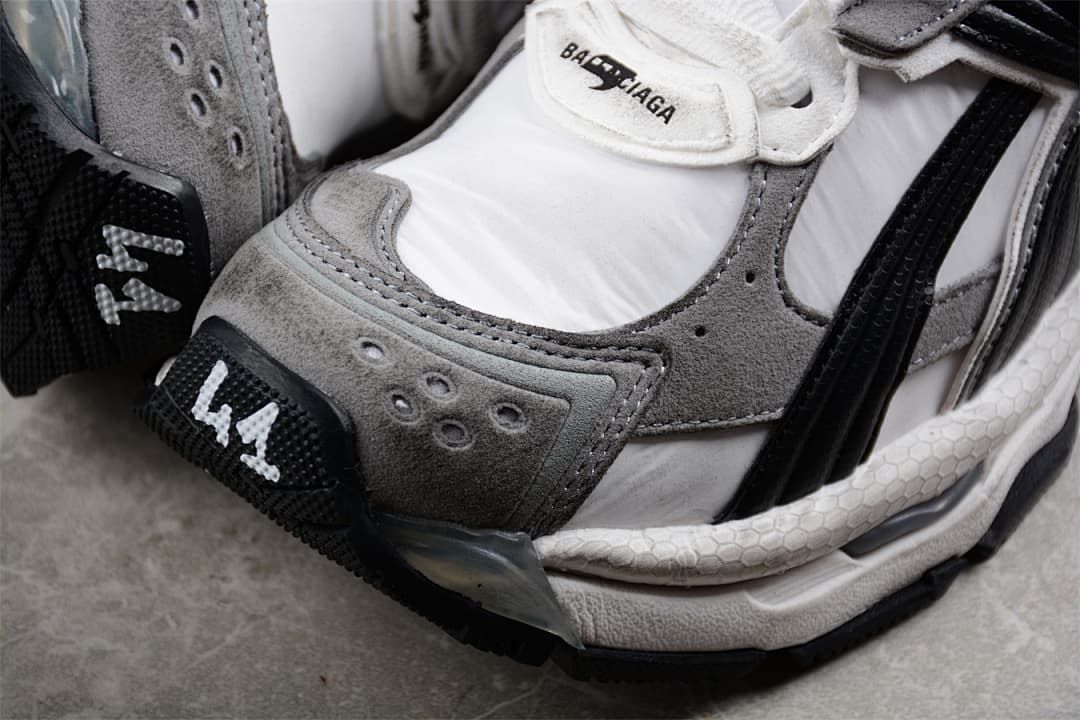 Balenciaga Runner Sneakers Grey White Black 772774