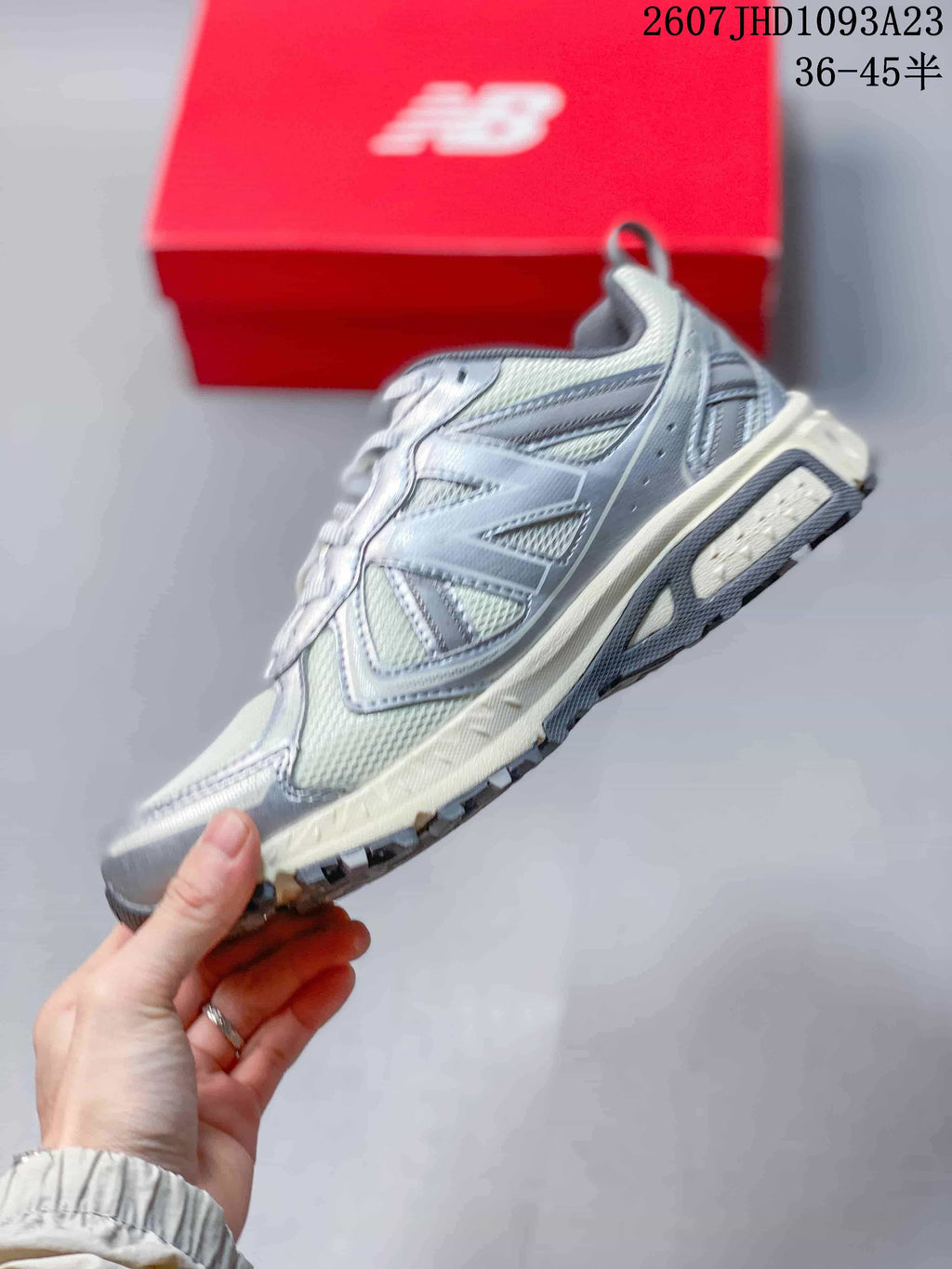 New Balance 410 V5 Low-Top Sneakers Silver Gray JHD1093A23