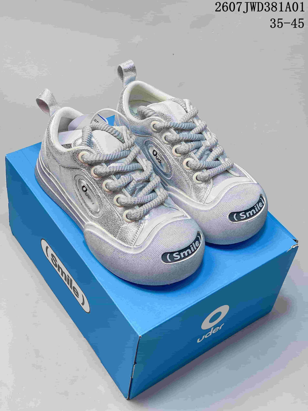 Ouder Chunky Smiley Lace-Up Sneakers