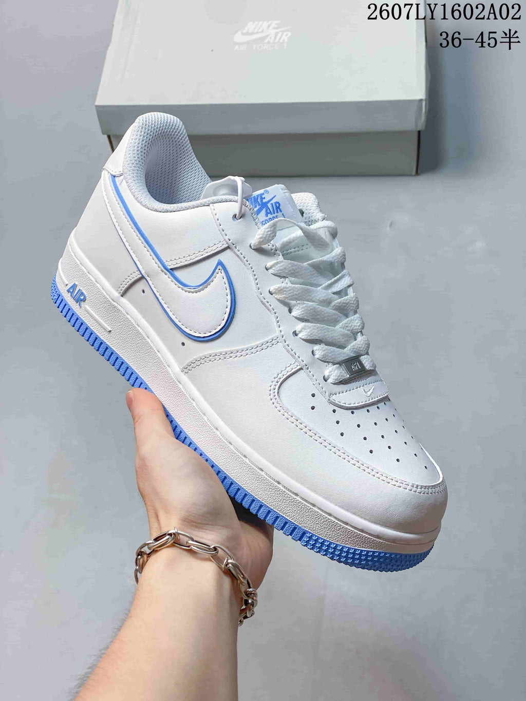 Nike Air Force 1 ’07 Low White Sneakers