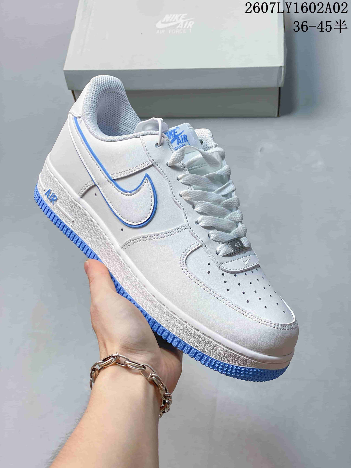 Nike Air Force 1 ’07 Low White Sneakers
