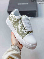 NUMERIS Low-Top Sneakers Green Camouflage JJD062-HZK