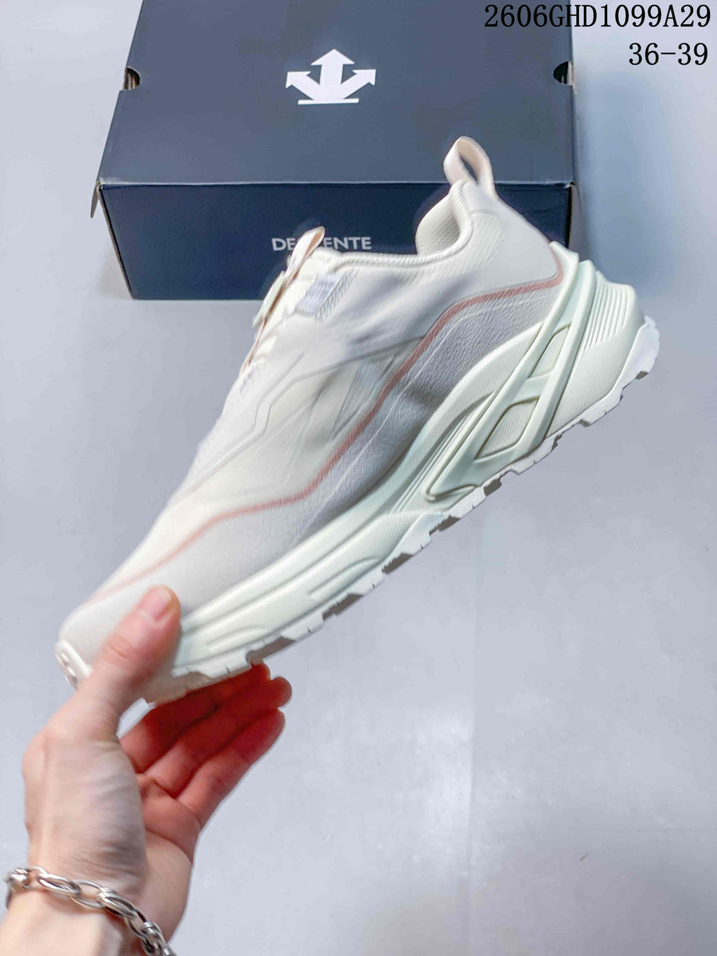 DESCENTE Enerzite Mtn Ridge Wire Trail Sneakers, White
