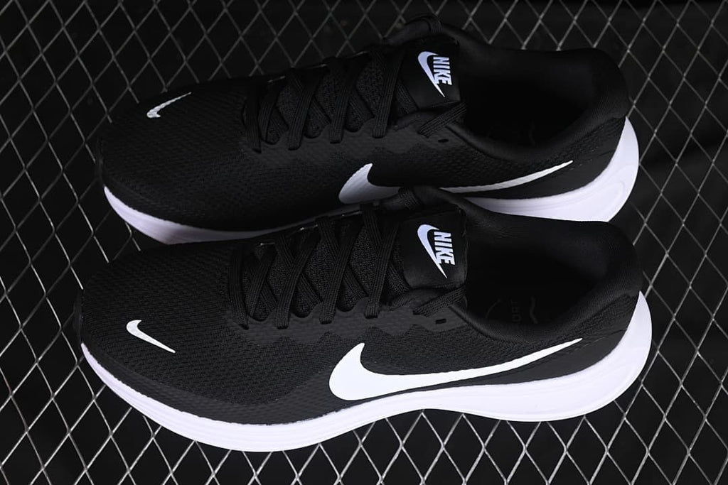 Nike Revolution 8 Running Shoes Black White HJ9198-003