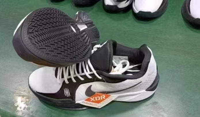 Nike White and Black Basketball Sneakers 888-13