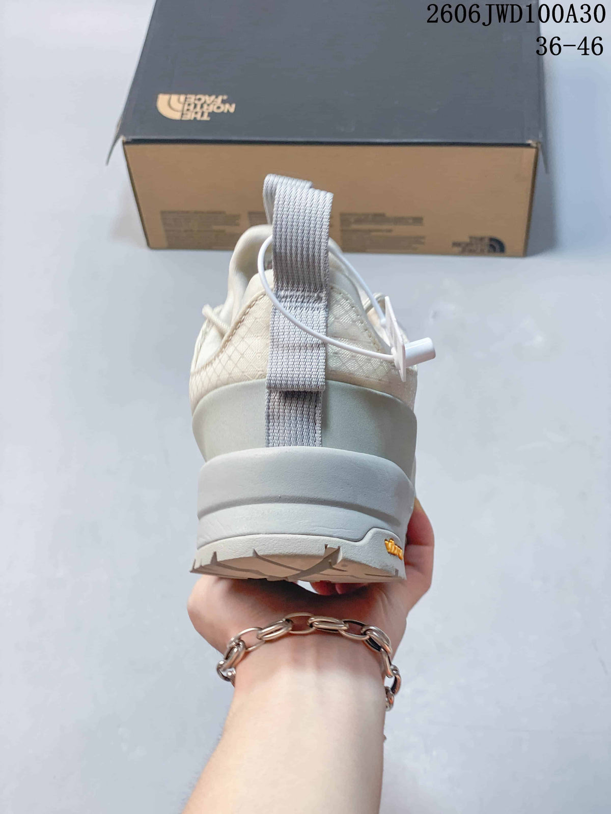 The North Face GLENCLYFFE Low-Top Outdoor Shoes, Light Gray