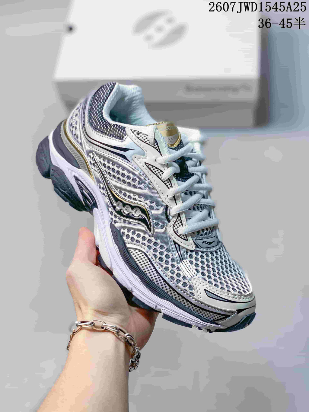 Saucony Pro Grid Omni 9 Sneakers White Silver Gold