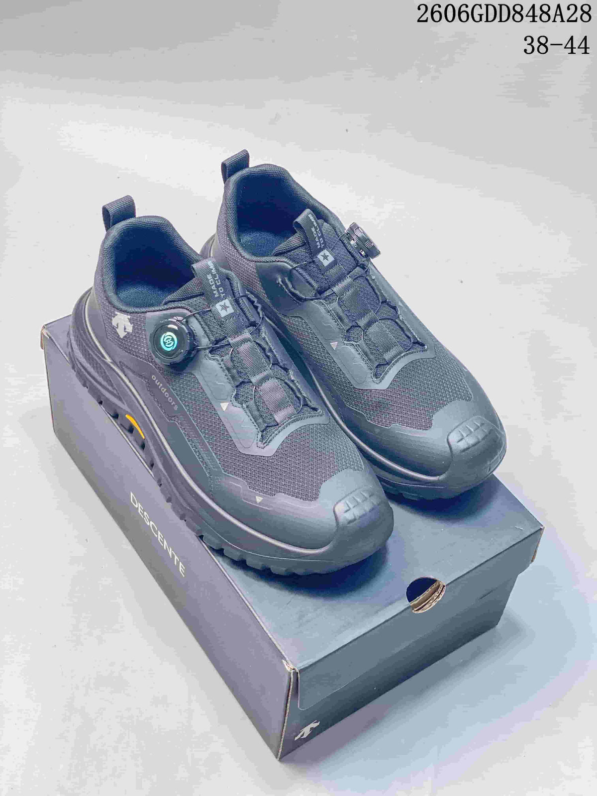DESCENTE Outdoor Running Shoes with Dial Closure, Charcoal