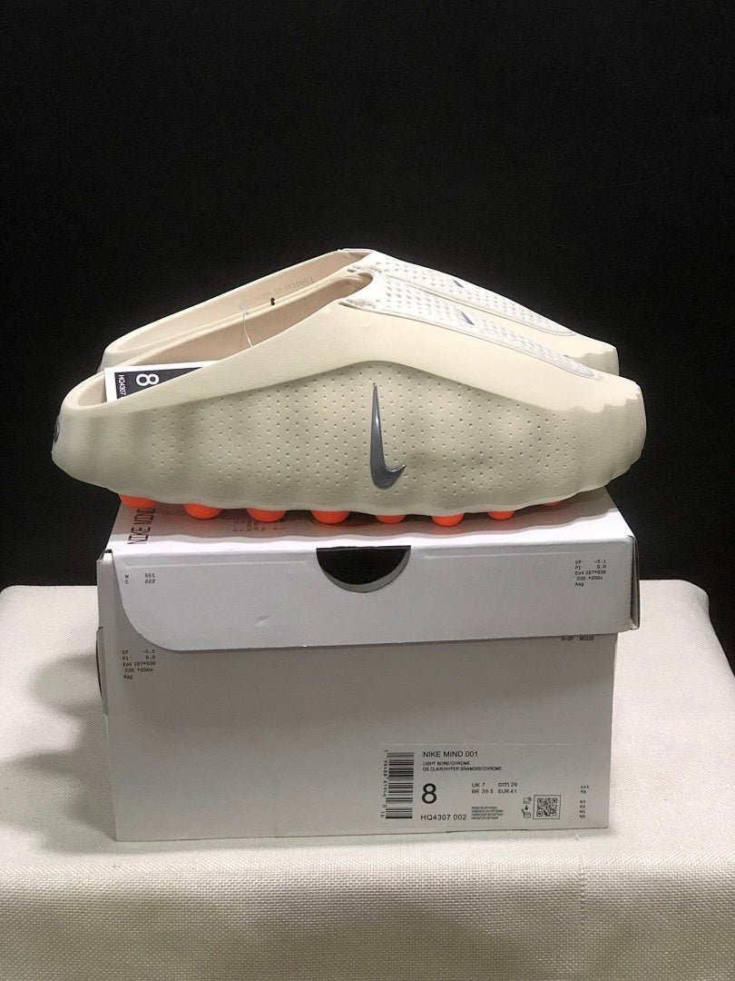 Nike Mind 001 Light Bone Solar Red Mules