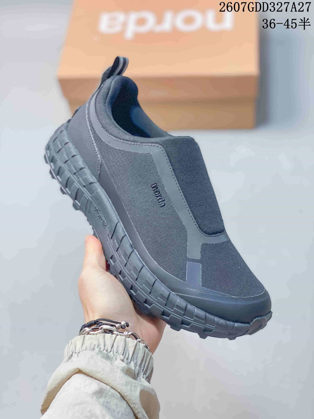 NORDA 712770UOI Outdoor Hiking Sneakers Black