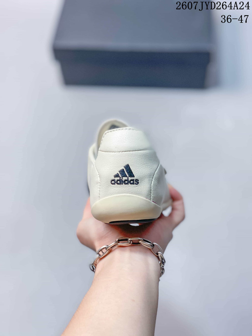 adidas Virginia Vario Flat Earther Sneakers Off-White Navy KL7668