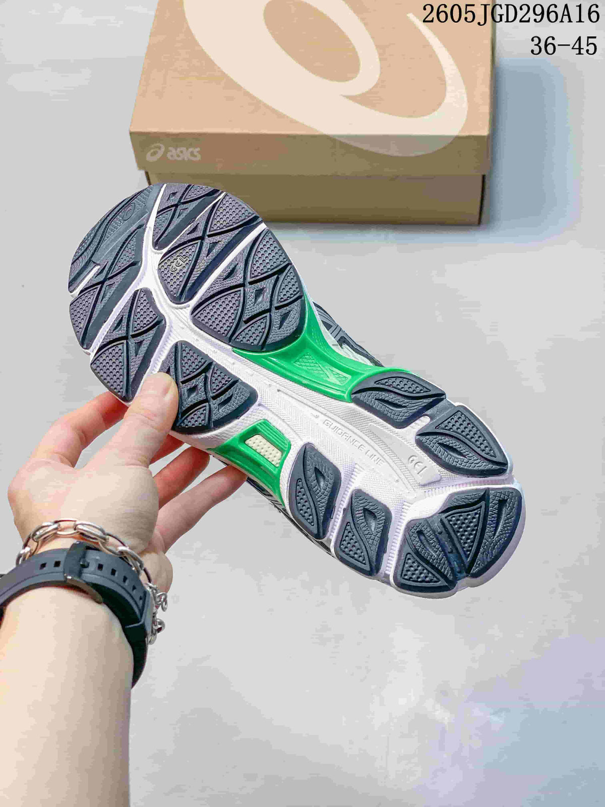 ASICS Gel-Cumulus 16 Sneakers in White, Silver and Green
