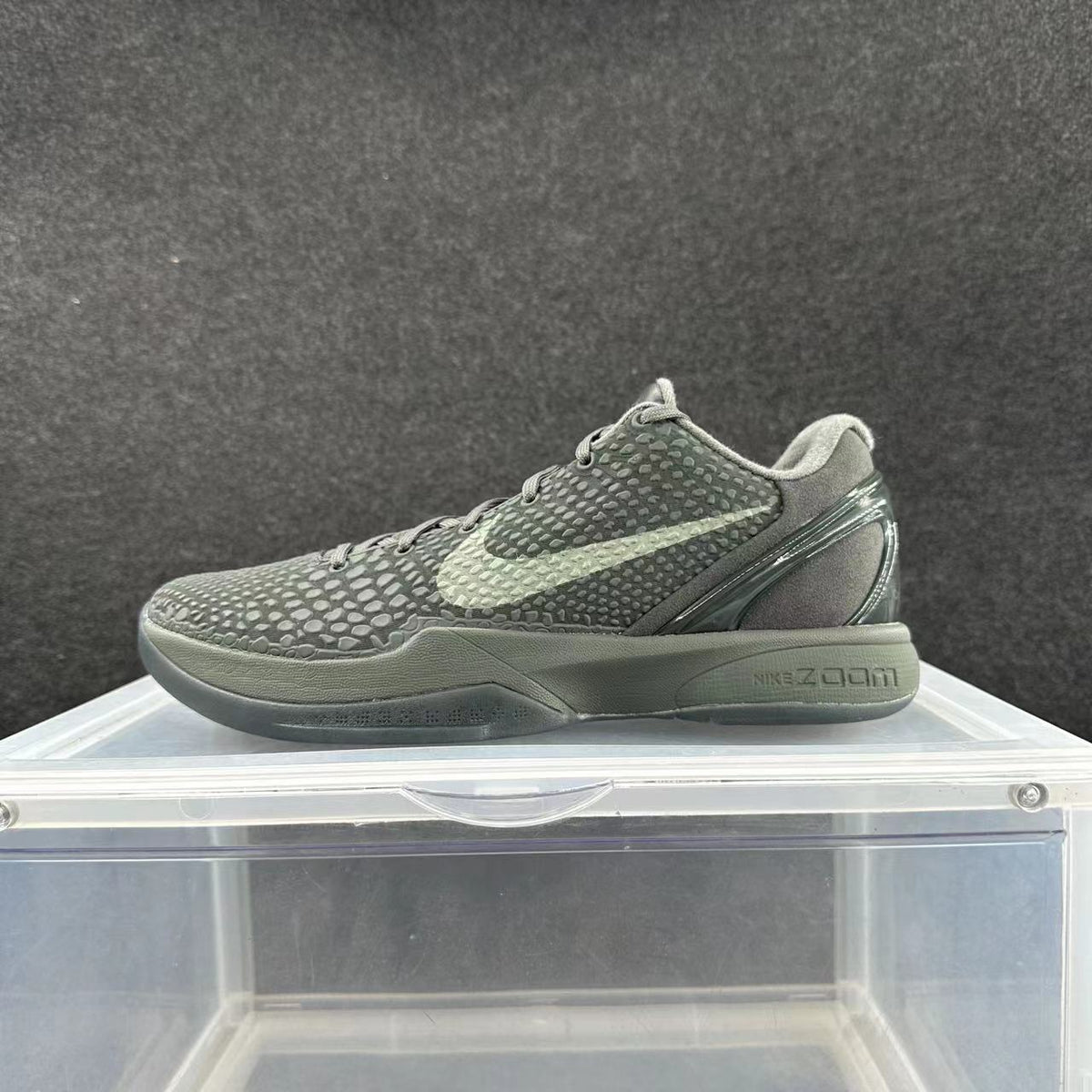 Nike Zoom Gray Low-Top Sneakers