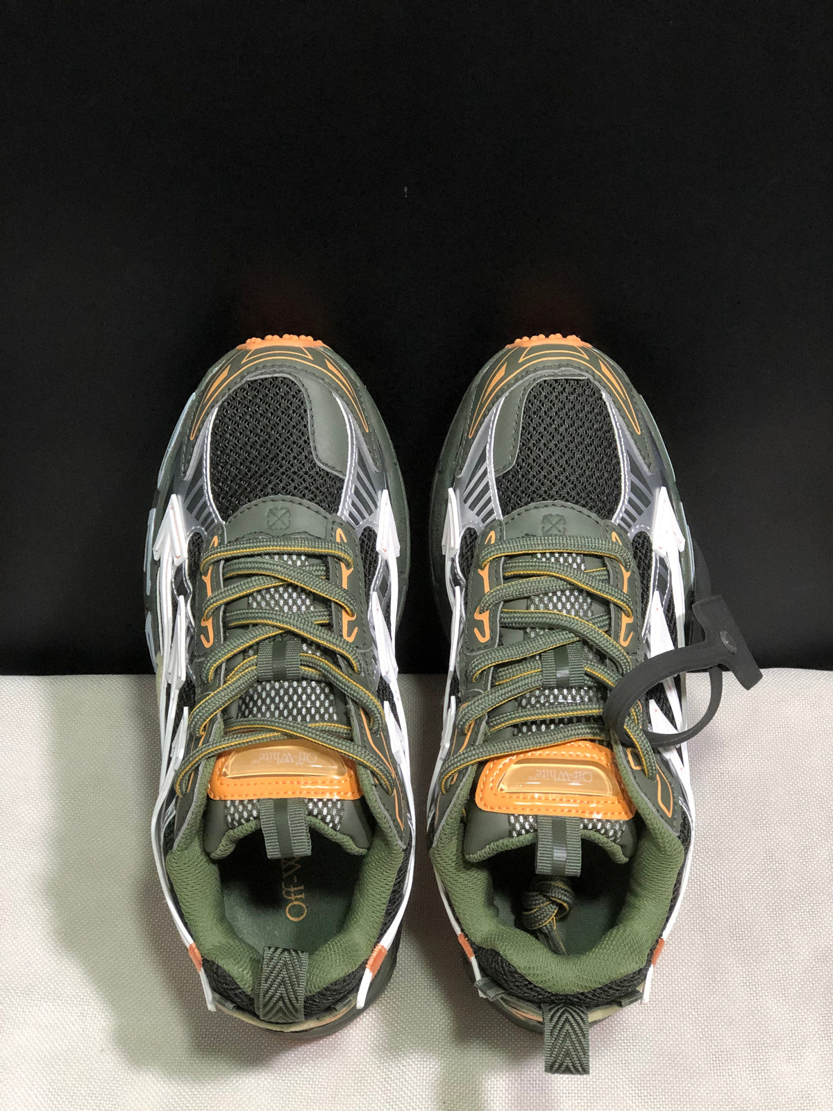 OFF-WHITE Be Right Back Sneakers Olive Black Orange
