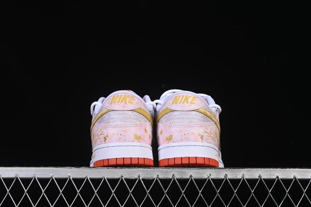 Nike SB Dunk Low Retro FQ6965-700 Sneakers