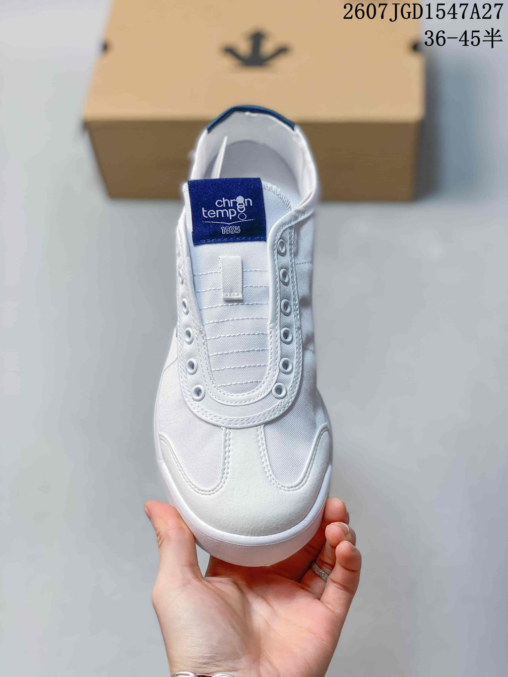 DESCENTE Cron Tempo Canvas Sneakers White and Blue