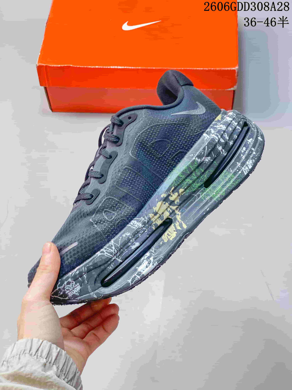 Nike Vomero Premium Running Shoes in Charcoal