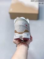 On Cloud X 4 Sneakers Light Gray Burgundy 2607JJD382A22