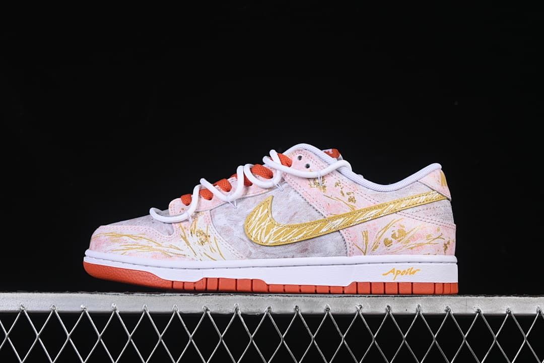 Nike SB Dunk Low Retro FQ6965-700 Sneakers