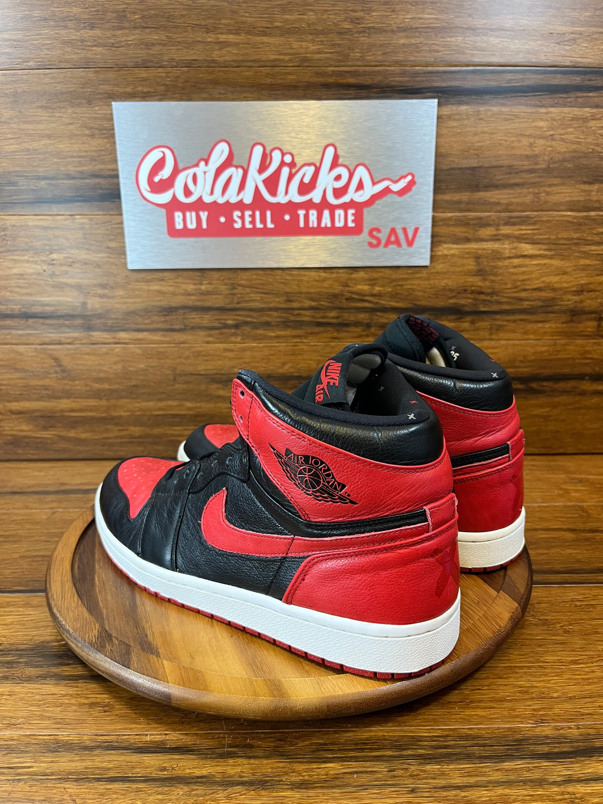 Jordan 1 Retro Banned (B-Grade) (2011)