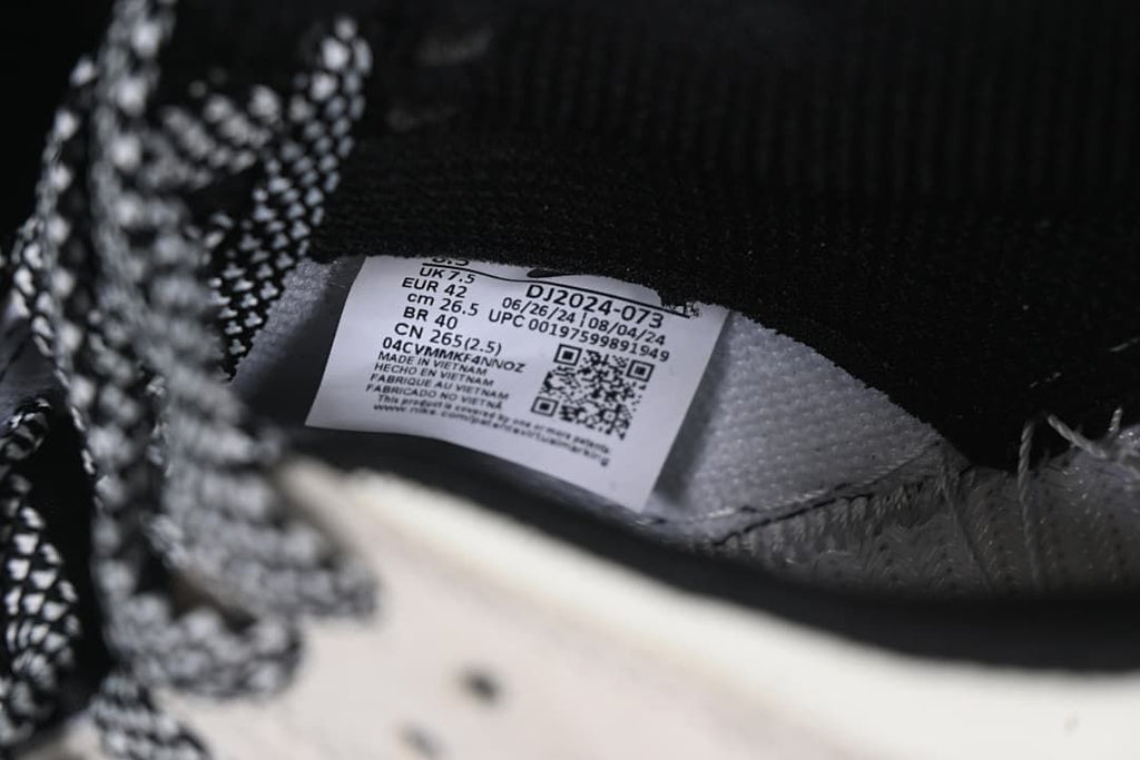 Nike SB Dunk Low Daisy Swoosh Black White DJ2024-073