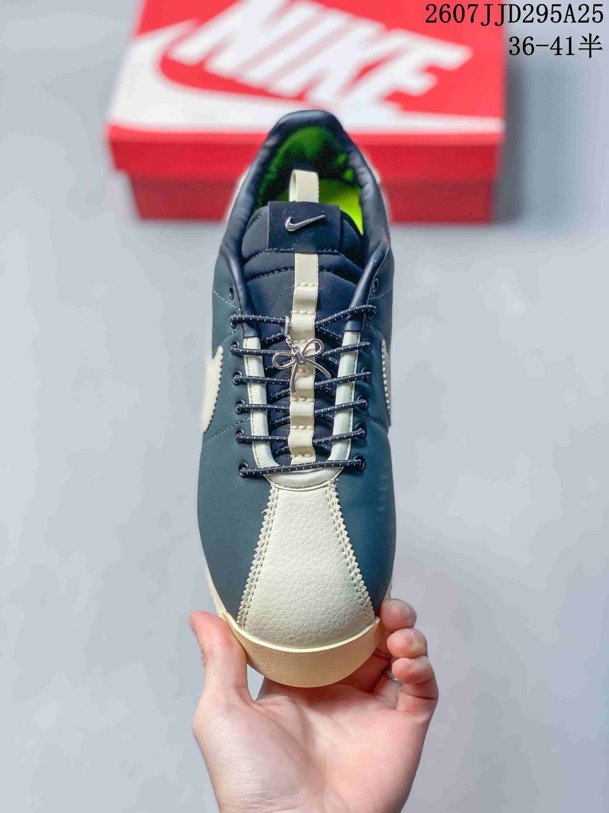 Nike Classic Cortez Sneakers Navy Cream 2607JJD295A25