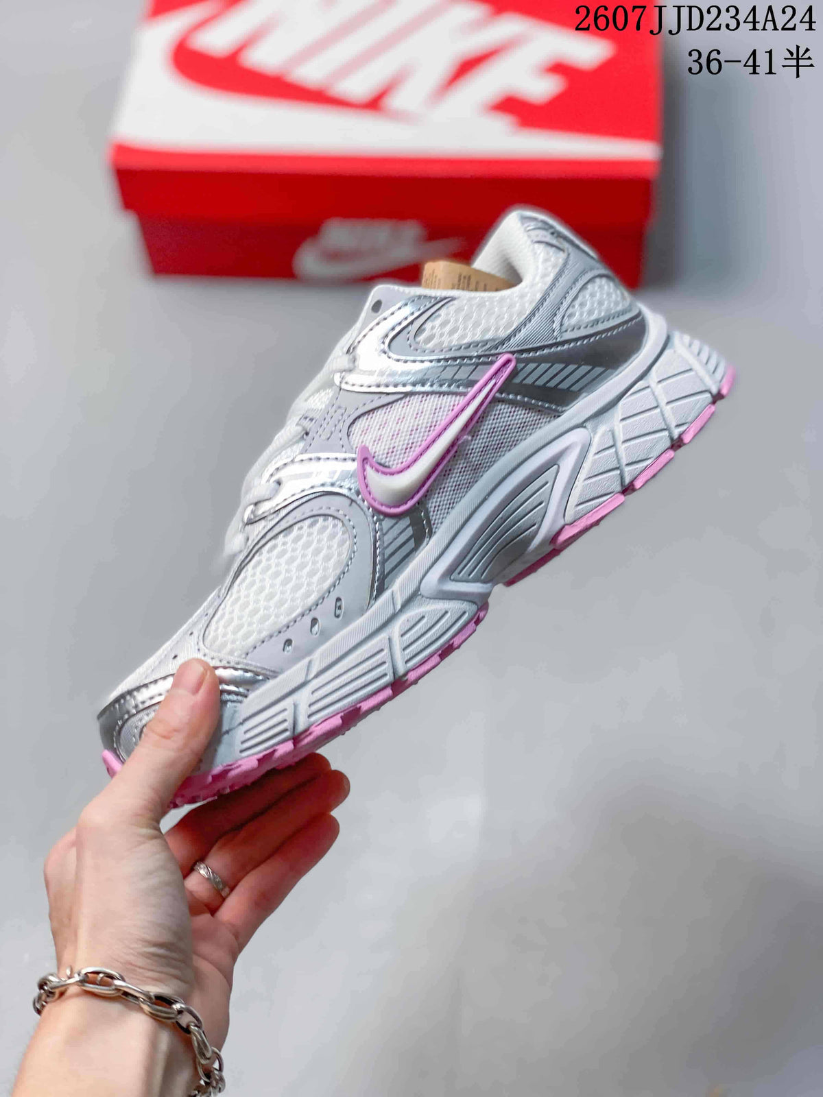 Nike V5 RNR Running Sneakers White Silver Pink 712140RRY